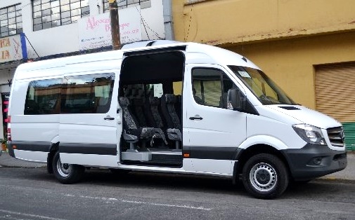 10 passenger sprinter van