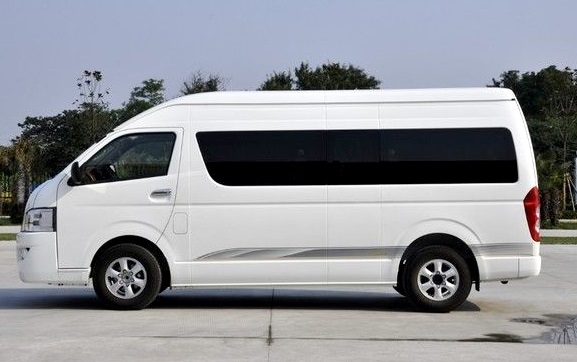 toyota hiace 10 seater van